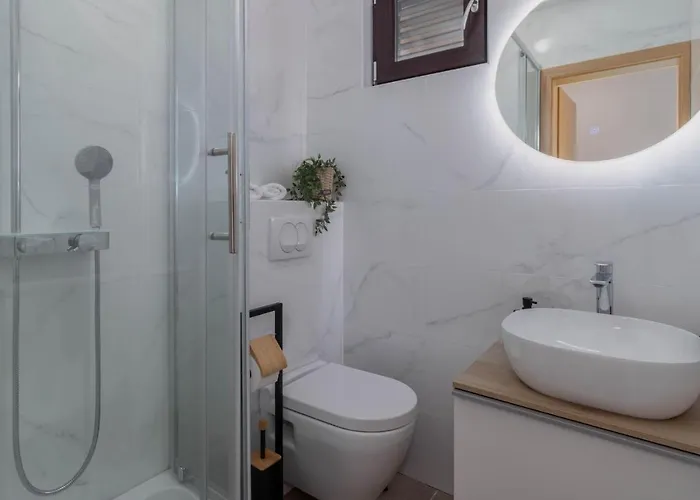 1 Bedroom Lovely In