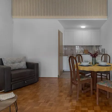 1 Bedroom Lovely In