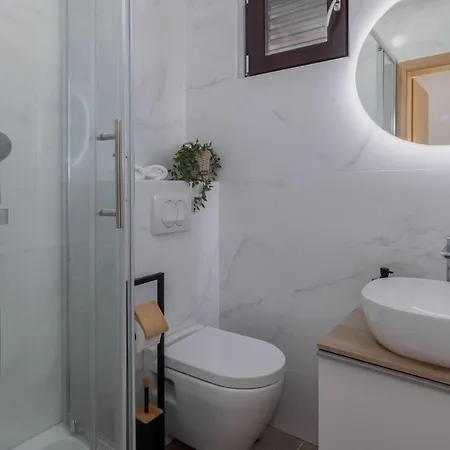 1 Bedroom Lovely In
